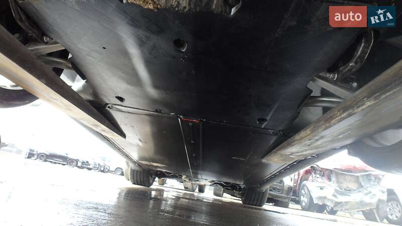 Седан Tesla Model 3 2025 в Киеве фото 14 Седан Tesla Model 3 2025 в Киеве