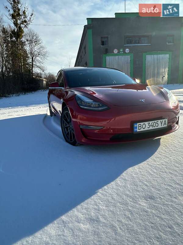 Седан Tesla Model 3 2018 в Кременці