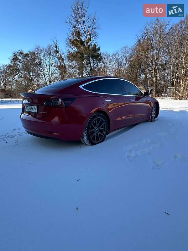 Седан Tesla Model 3 2018 в Кременці