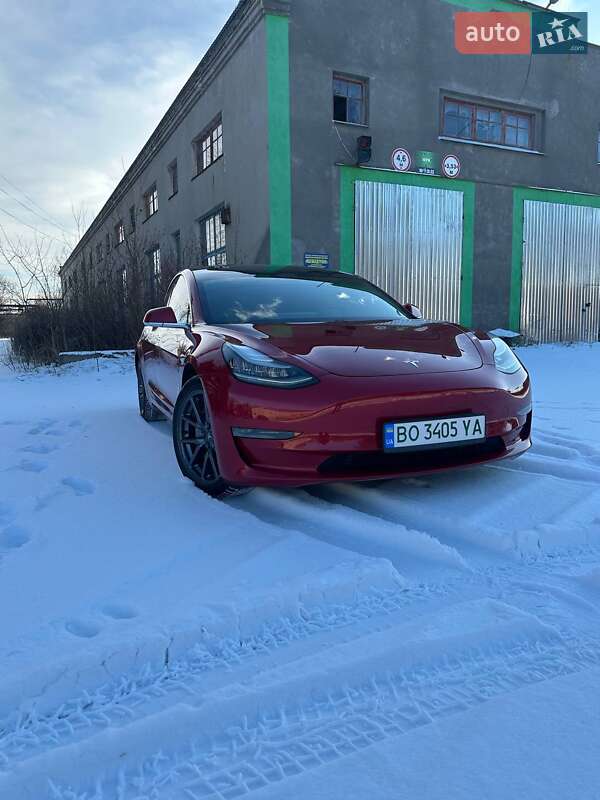 Седан Tesla Model 3 2018 в Кременці