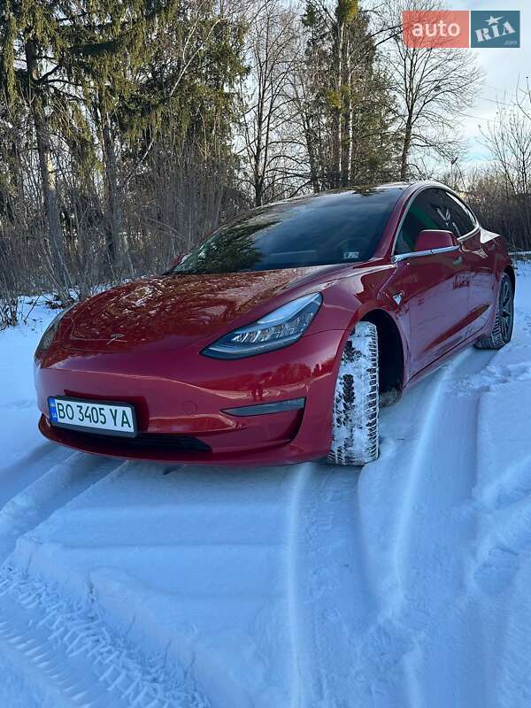 Седан Tesla Model 3 2018 в Кременці