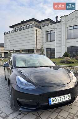 Седан Tesla Model 3 2023 в Хусті