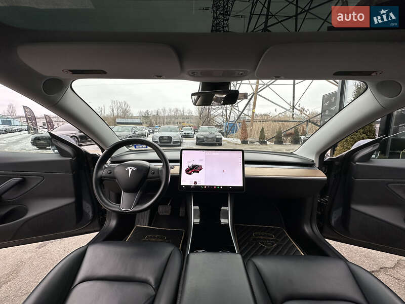 Седан Tesla Model 3 2018 в Харкові