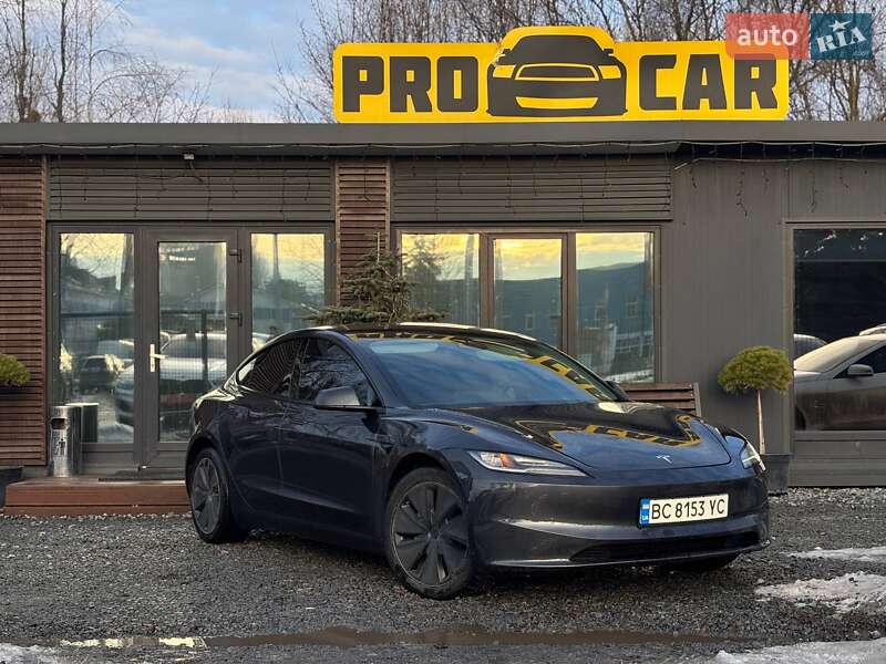 Седан Tesla Model 3 2024 в Львові