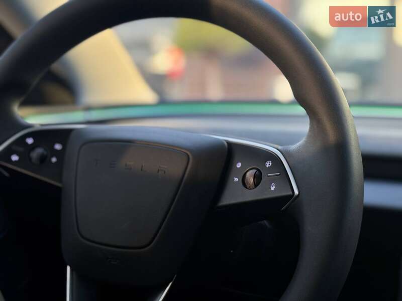 Седан Tesla Model 3 2024 в Львові