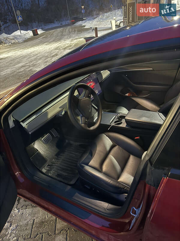 Седан Tesla Model 3 2022 в Тернополе