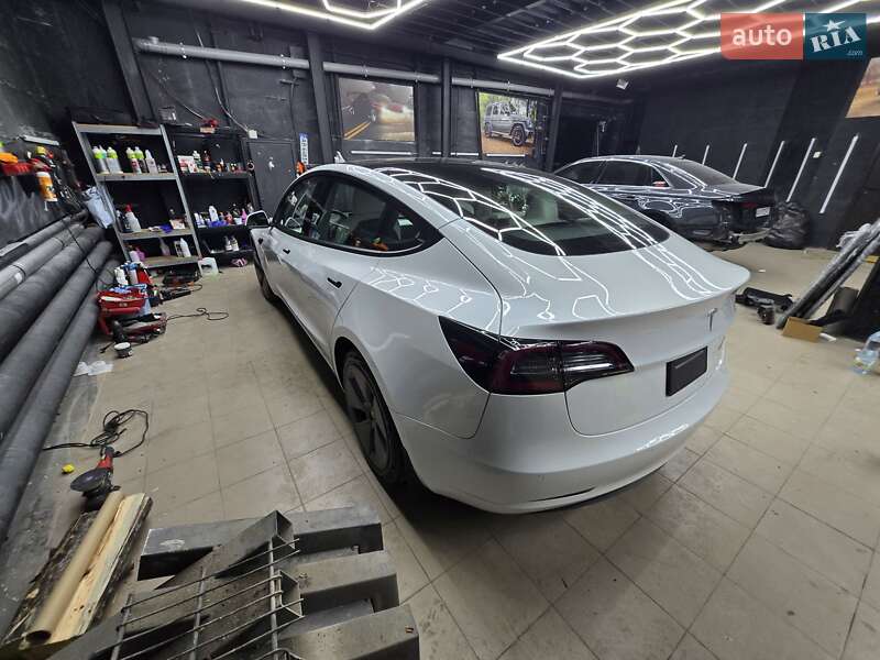 Седан Tesla Model 3 2021 в Киеве фото 4 Седан Tesla Model 3 2021 в Киеве