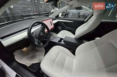 Седан Tesla Model 3 2021 в Києві