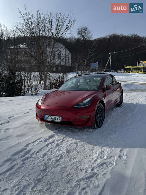 Седан Tesla Model 3 2020 в Львові