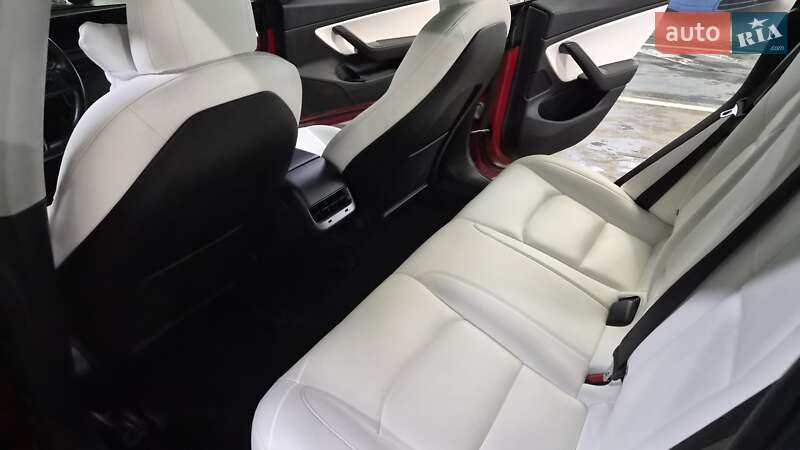 Седан Tesla Model 3 2018 в Киеве