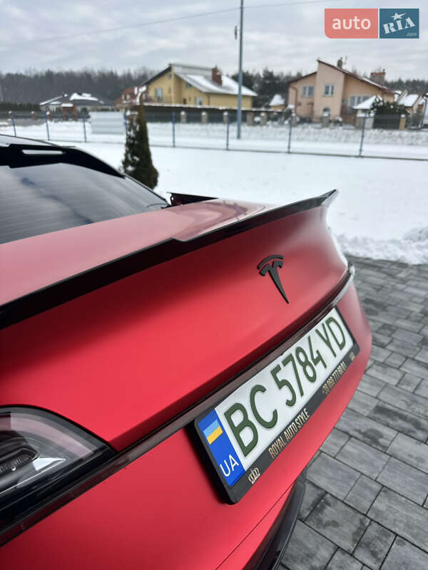 Седан Tesla Model 3 2019 в Львове