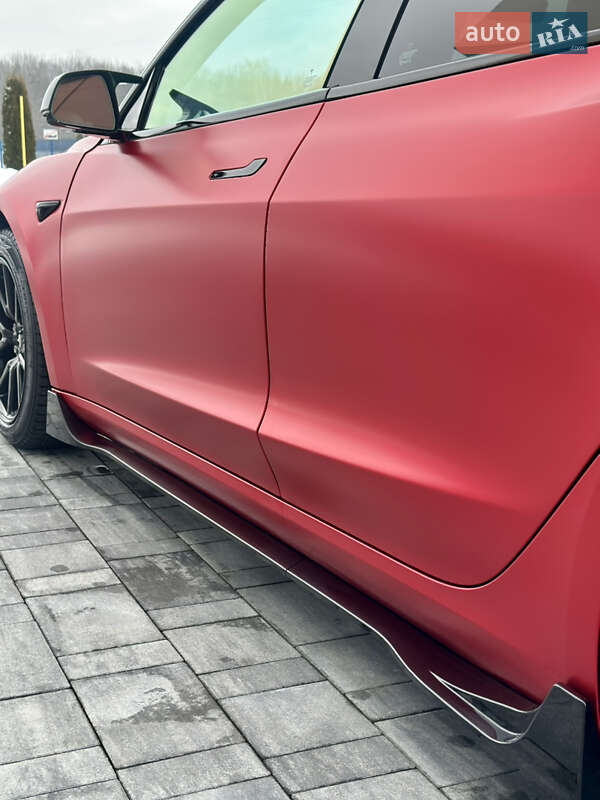 Седан Tesla Model 3 2019 в Львове