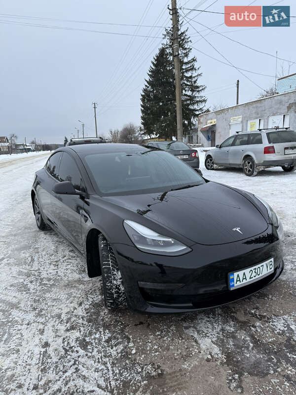 Седан Tesla Model 3 2021 в Чернігові