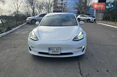 Седан Tesla Model 3 2019 в Одесі