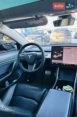 Седан Tesla Model 3 2019 в Фастове