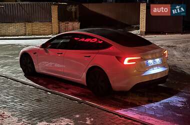 Седан Tesla Model 3 2024 в Києві