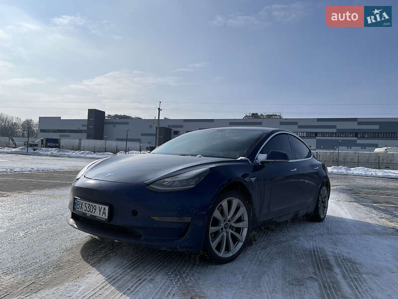 Седан Tesla Model 3 2019 в Львове фото Седан Tesla Model 3 2019 в Львове