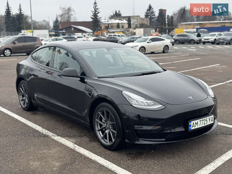 Седан Tesla Model 3 2022 в Житомире