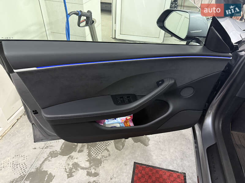 Седан Tesla Model 3 2025 в Харкові