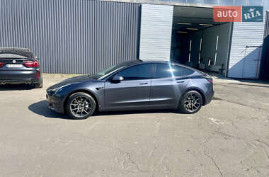 Седан Tesla Model 3 2019 в Киеве