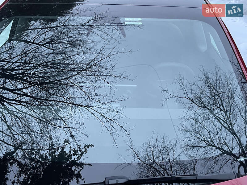 Седан Tesla Model 3 2024 в Новояворівську