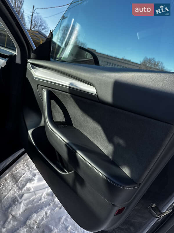 Седан Tesla Model 3 2022 в Киеве
