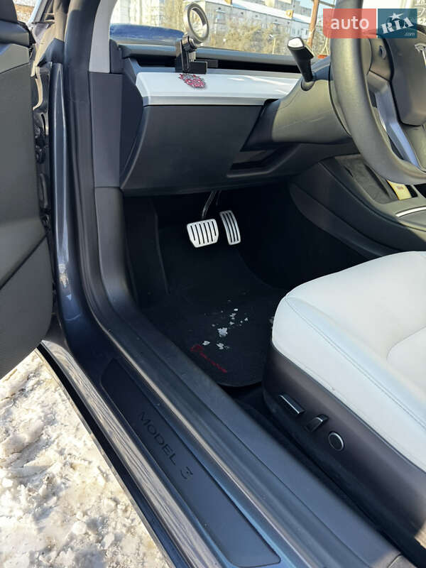 Седан Tesla Model 3 2022 в Киеве