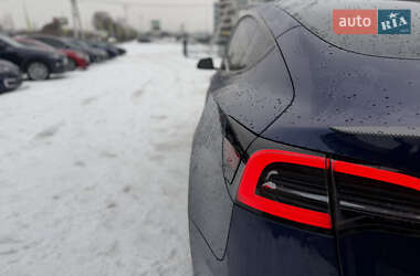 Седан Tesla Model 3 2023 в Львове