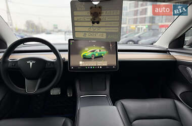 Седан Tesla Model 3 2023 в Львове