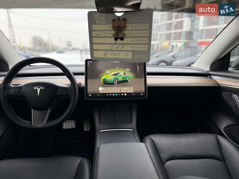 Седан Tesla Model 3 2023 в Львове