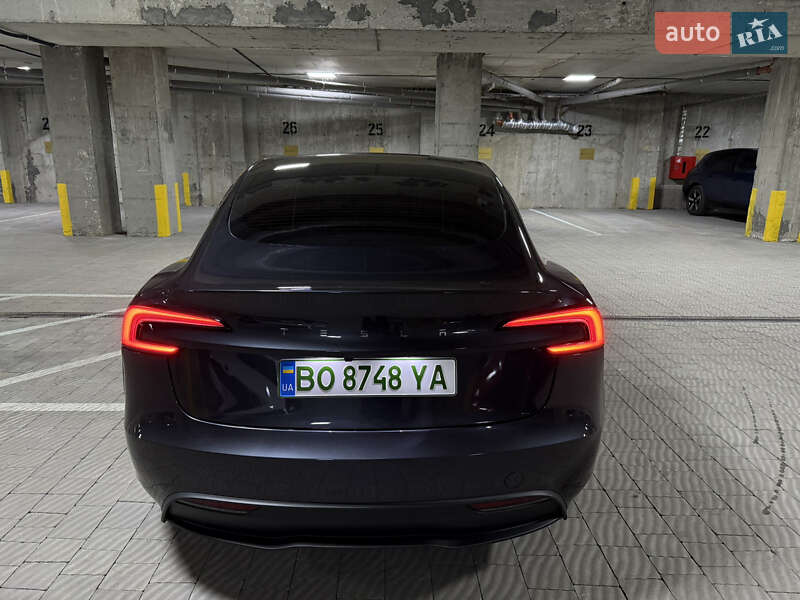 Седан Tesla Model 3 2025 в Тернополе