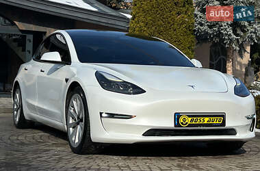 Седан Tesla Model 3 2022 в Львове