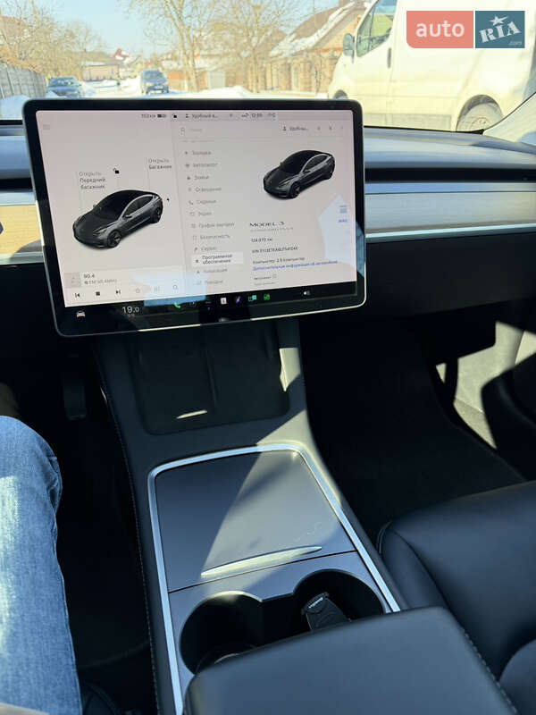 Седан Tesla Model 3 2019 в Ровно