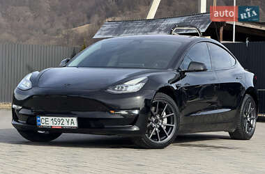 Седан Tesla Model 3 2019 в Іршаві