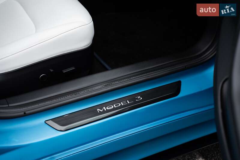 Седан Tesla Model 3 2018 в Киеве