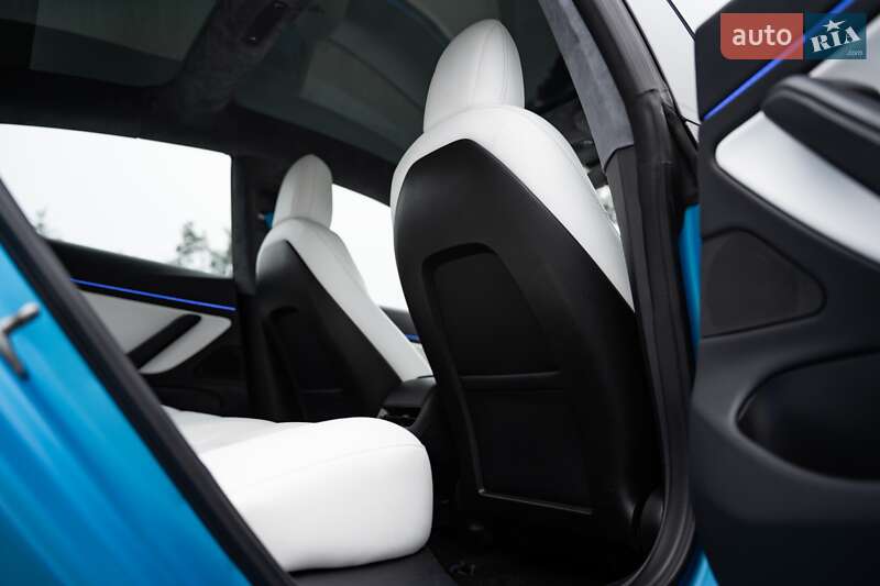 Седан Tesla Model 3 2018 в Киеве