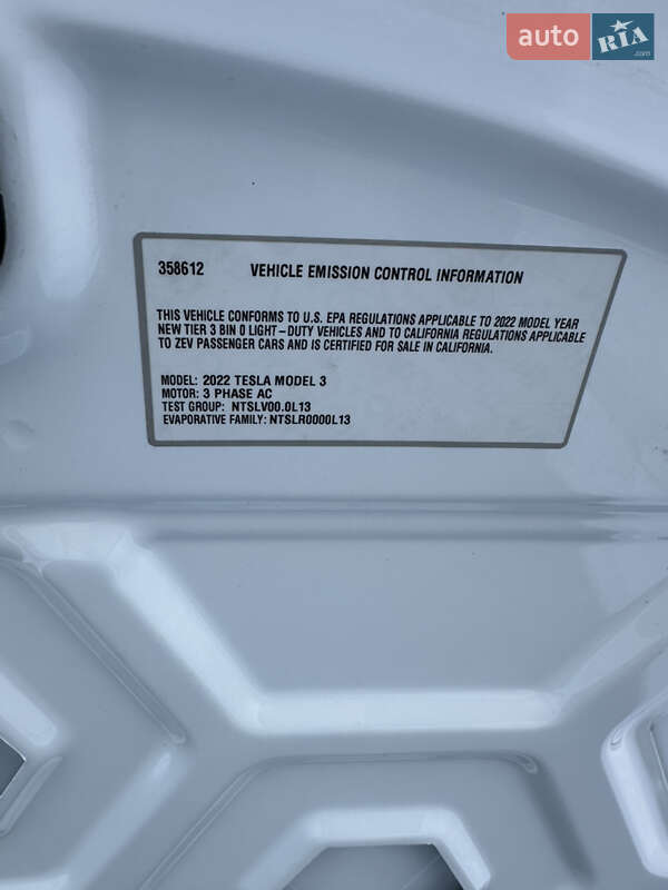 Седан Tesla Model 3 2022 в Києві