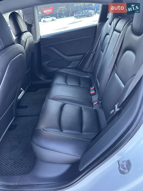 Седан Tesla Model 3 2022 в Києві