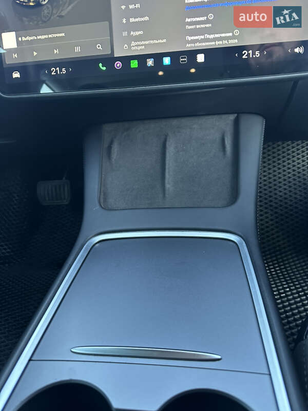 Седан Tesla Model 3 2022 в Києві