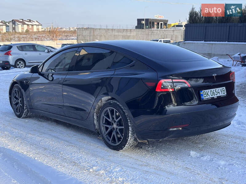 Седан Tesla Model 3 2019 в Рівному