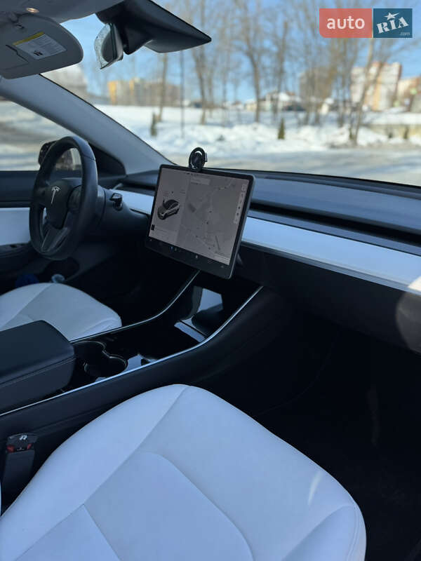 Седан Tesla Model 3 2020 в Хмельницькому фото 13 Седан Tesla Model 3 2020 в Хмельницькому