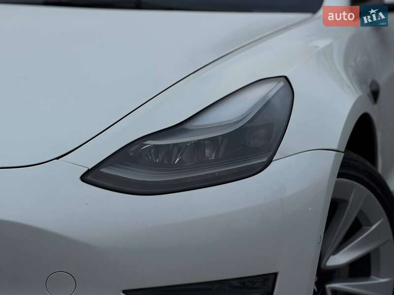 Седан Tesla Model 3 2021 в Кривом Роге