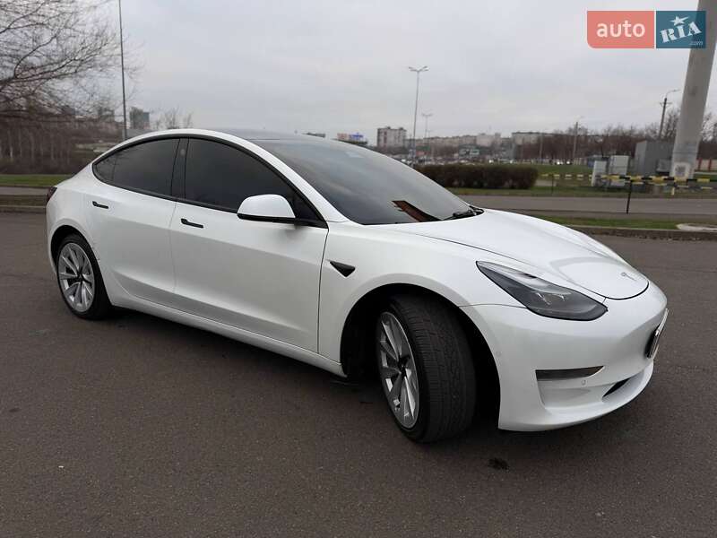 Седан Tesla Model 3 2021 в Кривом Роге