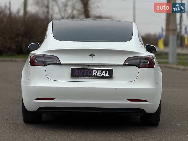 Седан Tesla Model 3 2021 в Кривом Роге