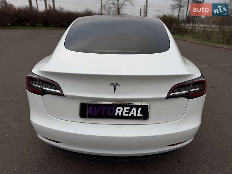 Седан Tesla Model 3 2021 в Кривом Роге