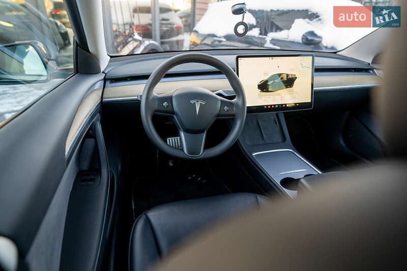 Седан Tesla Model 3 2022 в Києві