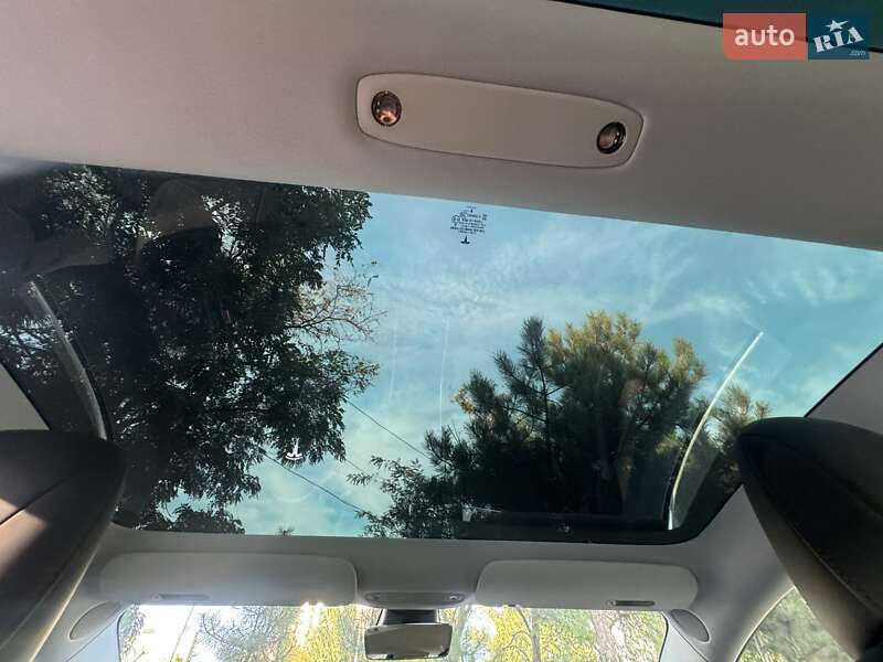 Седан Tesla Model 3 2018 в Одесі