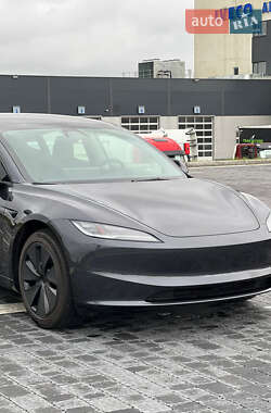 Седан Tesla Model 3 2024 в Львове