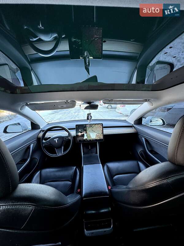 Седан Tesla Model 3 2019 в Луцке