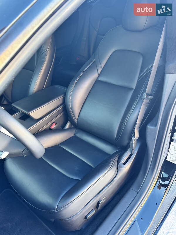 Седан Tesla Model 3 2021 в Днепре